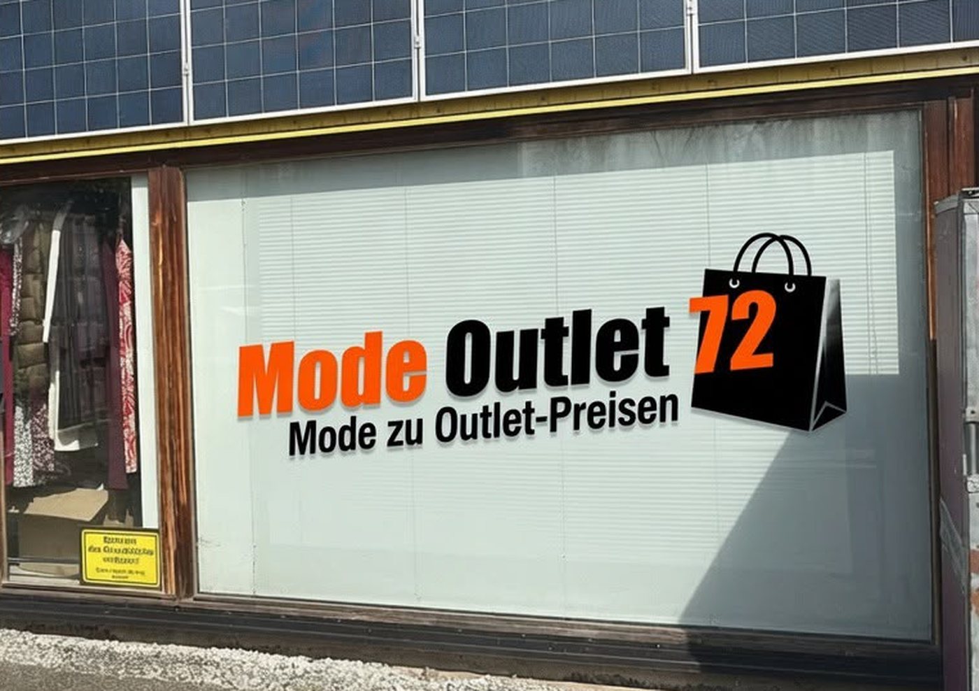 Schaufenster des Ladengeschäfts in der Bahnhofstraße 41 in Loßburg